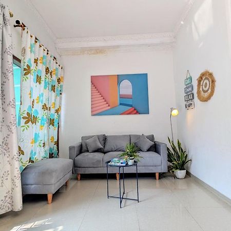 Homey Guesthouse Kertajaya Surabaia Exterior foto
