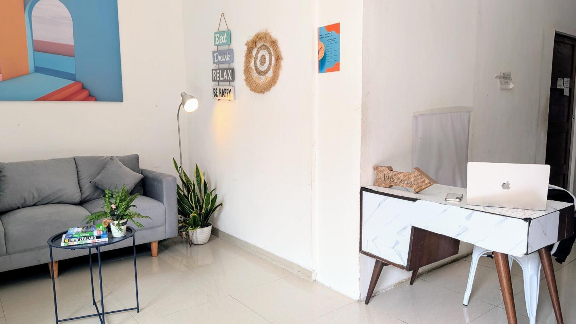 Homey Guesthouse Kertajaya Surabaia Exterior foto
