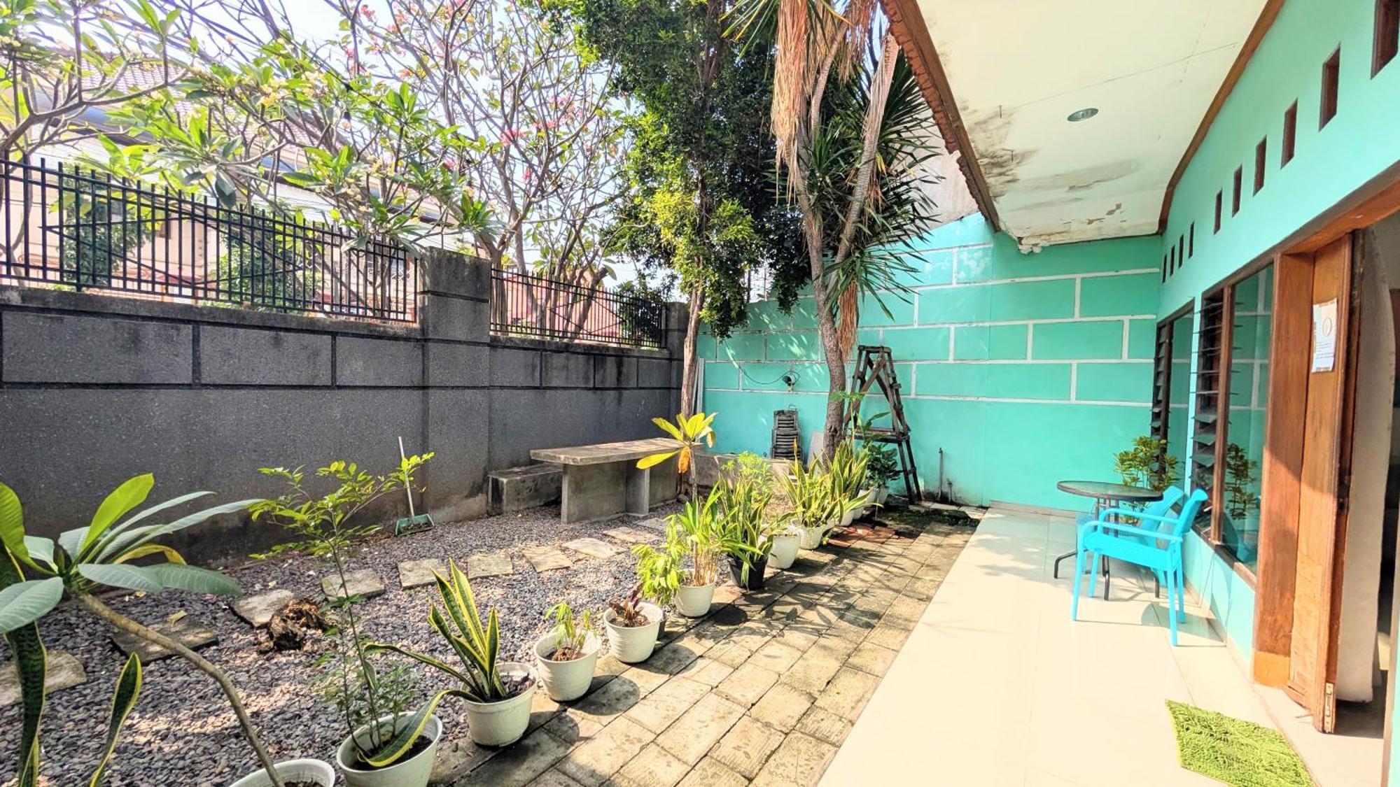 Homey Guesthouse Kertajaya Surabaia Exterior foto